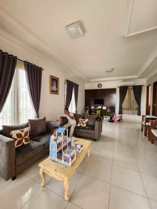 dijual rumah pondok bambu