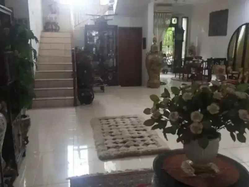 dijual rumah pondok gede