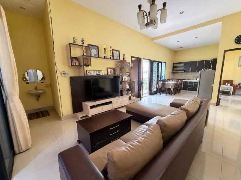dijual rumah pondok kacang timur