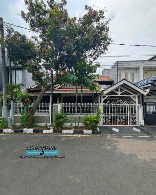 dijual rumah pondok kelapa