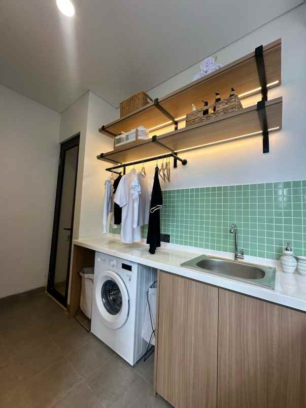 dijual rumah pondok labu jaksel