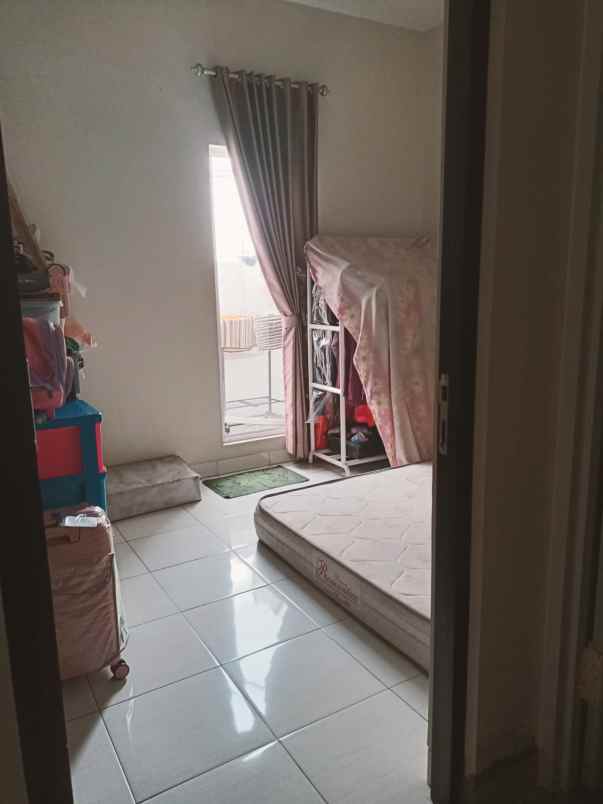 dijual rumah poriscentrum