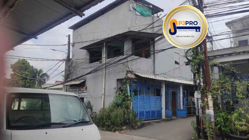 dijual rumah posisi hook 3lantai di bintara bekasi