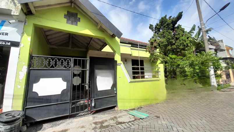 dijual rumah pradah permai