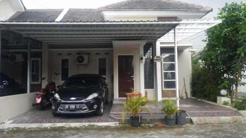 dijual rumah pribadi grand intan regency 2