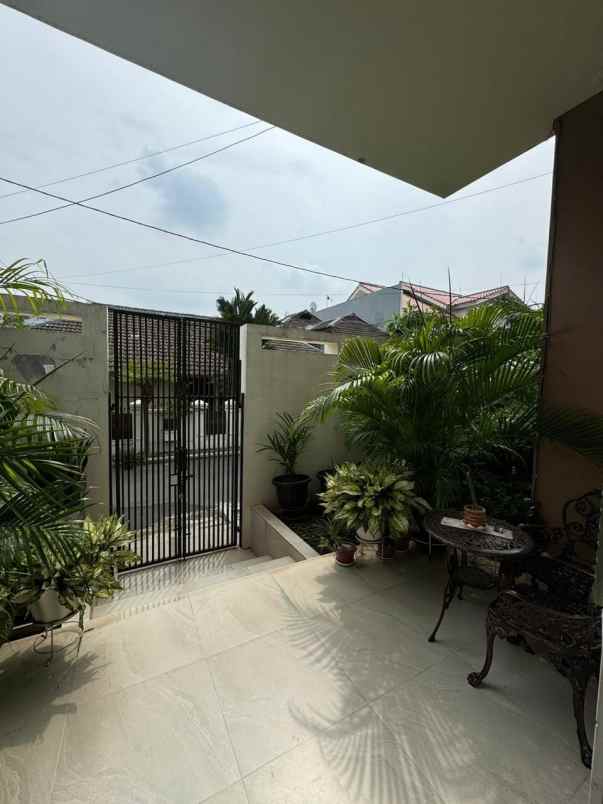 dijual rumah pulomas