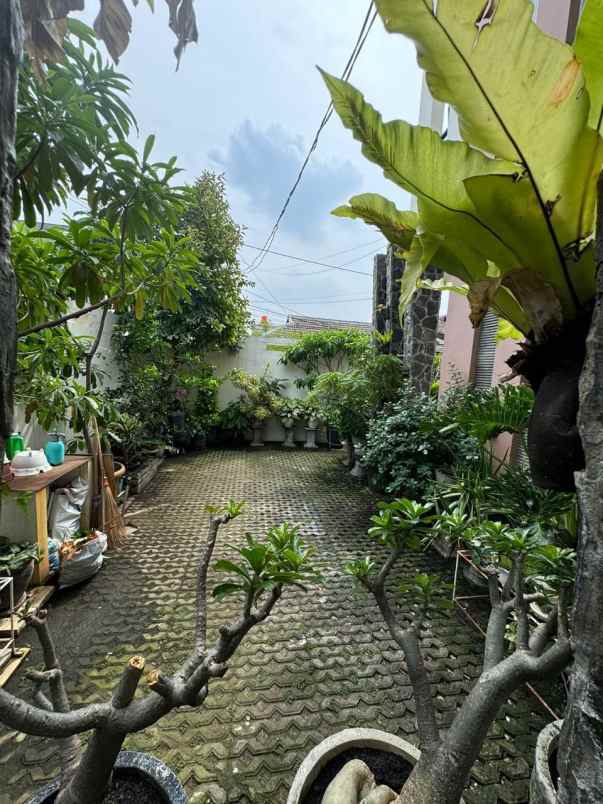 dijual rumah pulomas