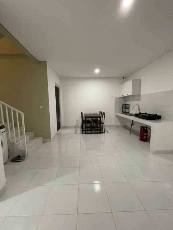 dijual rumah pulomas