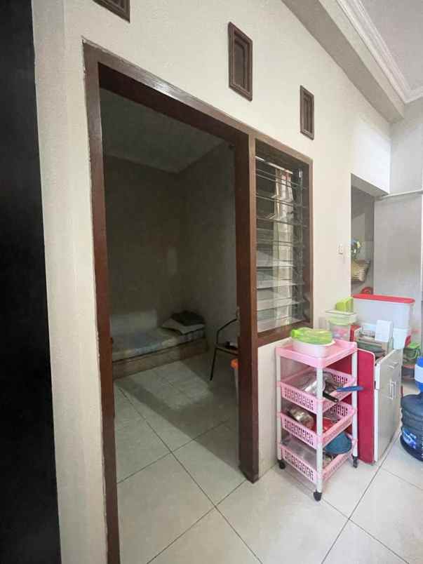 dijual rumah puri surya jaya
