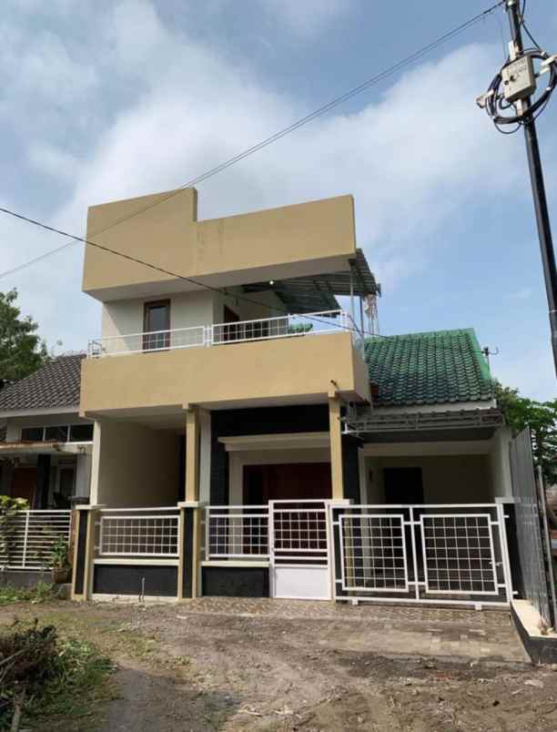 dijual rumah purwomartani