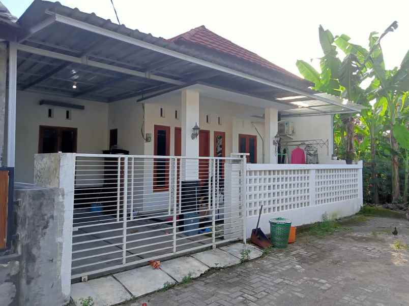 dijual rumah purwomartani kalasan