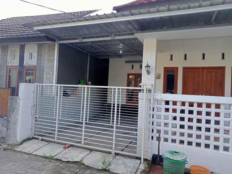 dijual rumah purwomartani kalasan