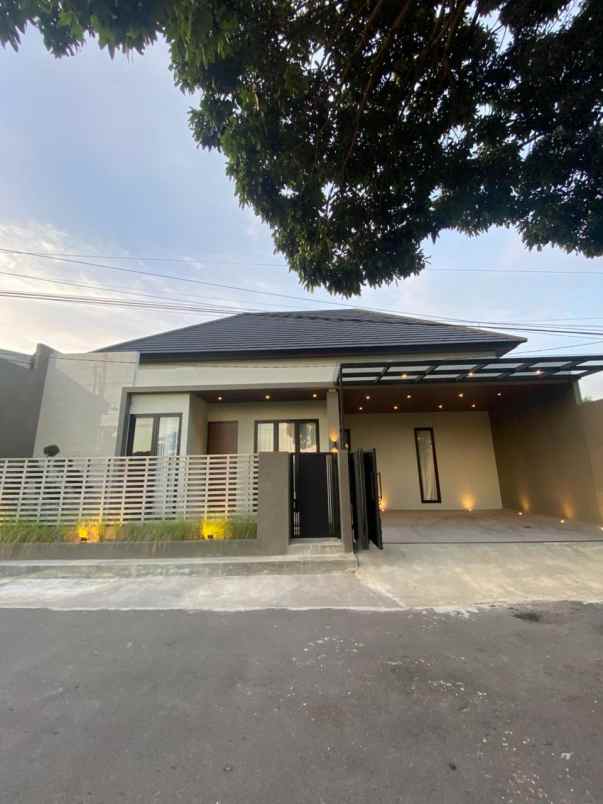 dijual rumah purwomartani kec kalasan