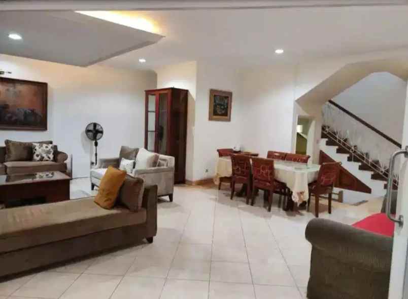 dijual rumah raffles hills cibubur