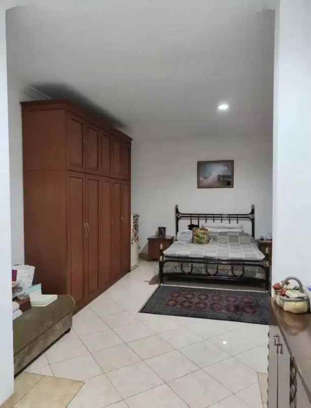 dijual rumah raffles hills cibubur