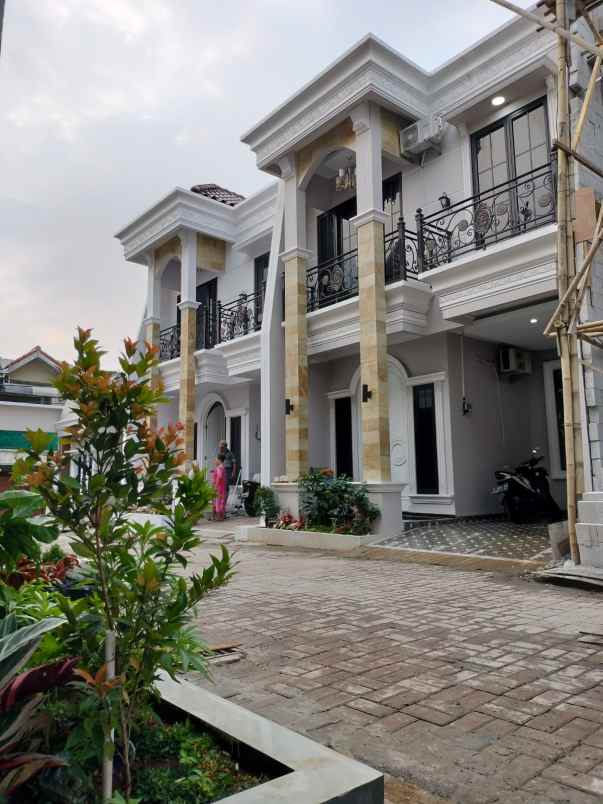 dijual rumah ragunan