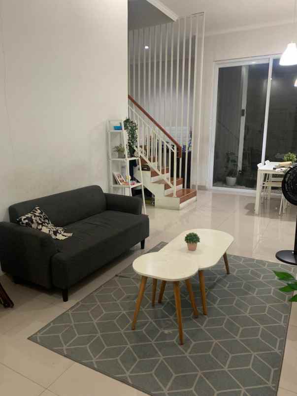 dijual rumah rangkapan jaya baru depok