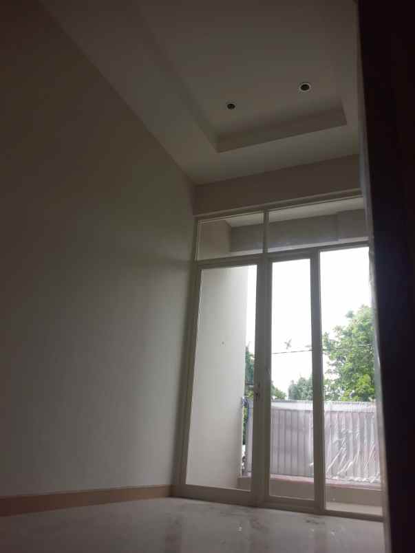 dijual rumah raya gunung anyar