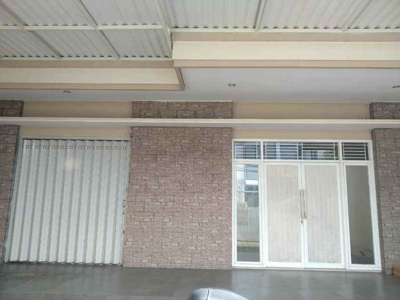 dijual rumah raya kedinding