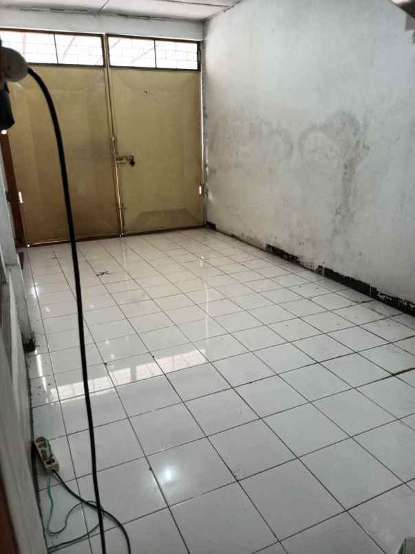 dijual rumah raya pucang