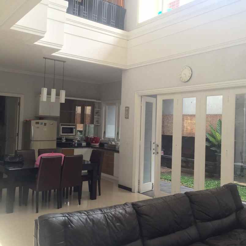 dijual rumah raya taman gapura citraland