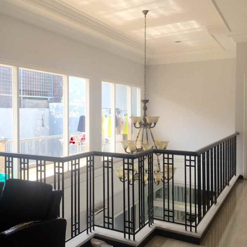 dijual rumah raya taman gapura citraland