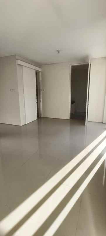 dijual rumah royal residence harewood