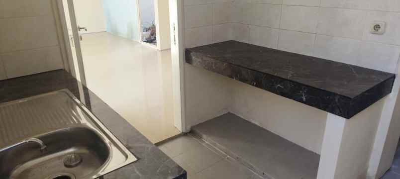 dijual rumah royal residence harewood