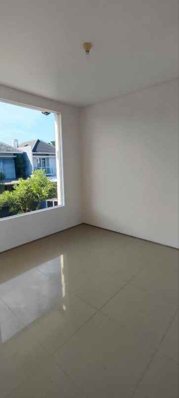 dijual rumah royal residence kec wiyung
