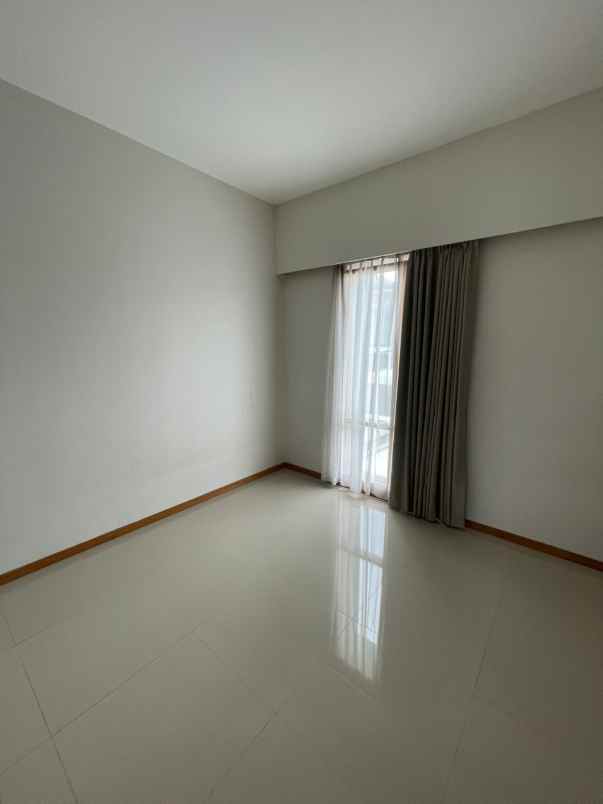 dijual rumah rumah cluster bali garden