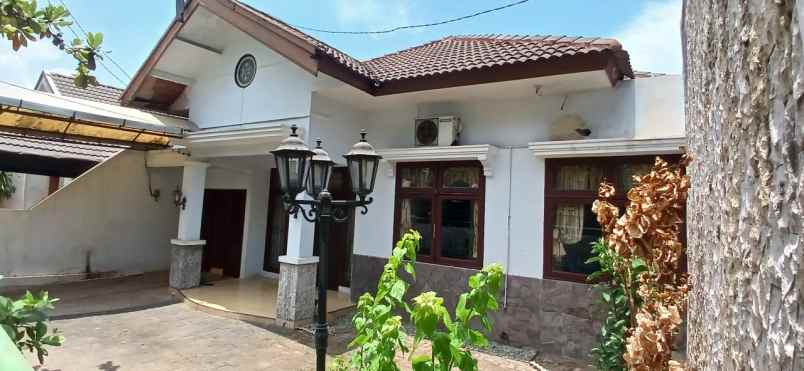 dijual rumah rungkut mapan