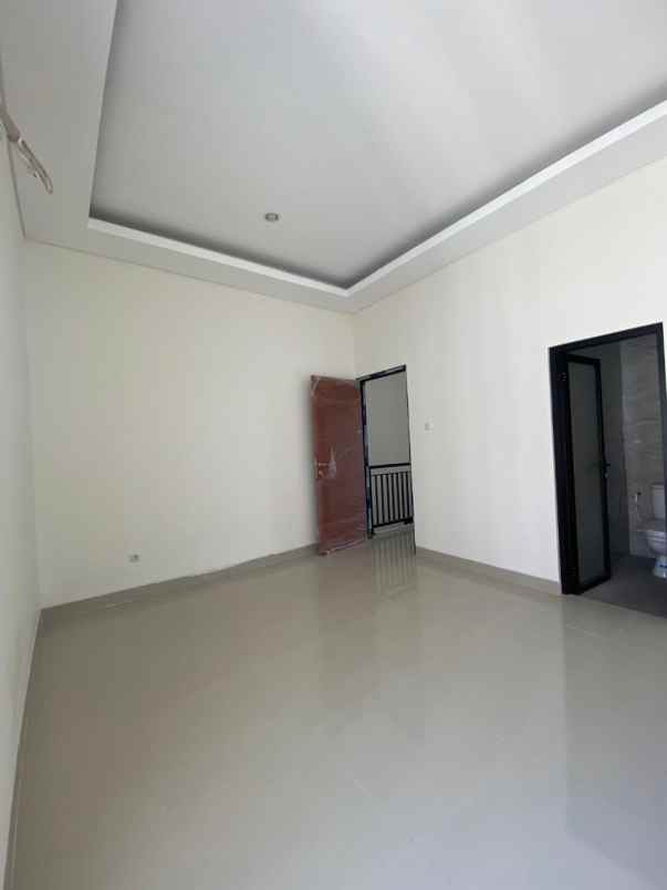 dijual rumah rungkut mapan