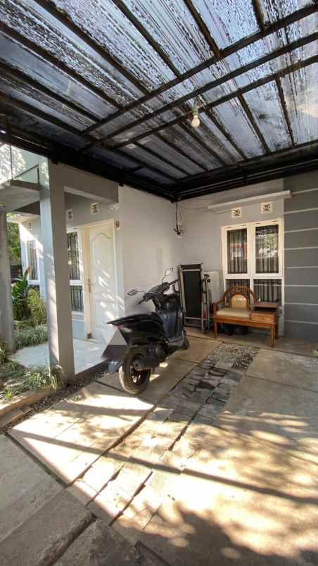 dijual rumah sariwangi