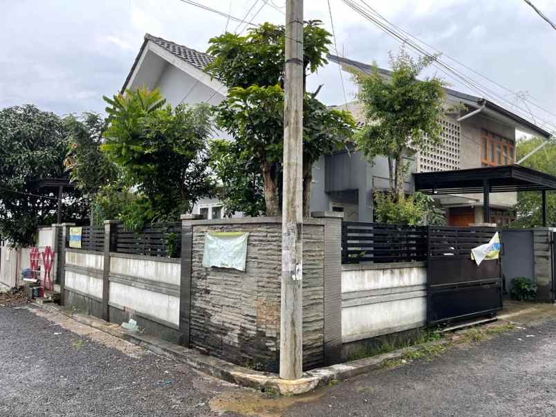 dijual rumah sariwangi