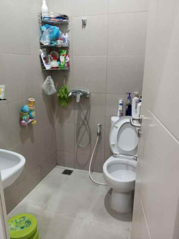 dijual rumah sawojajar