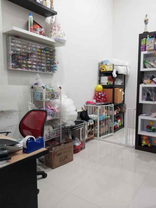 dijual rumah sawojajar