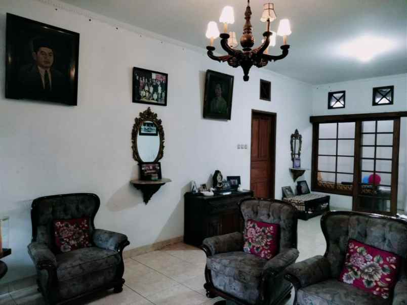 dijual rumah sayap jalan pramuka bandung