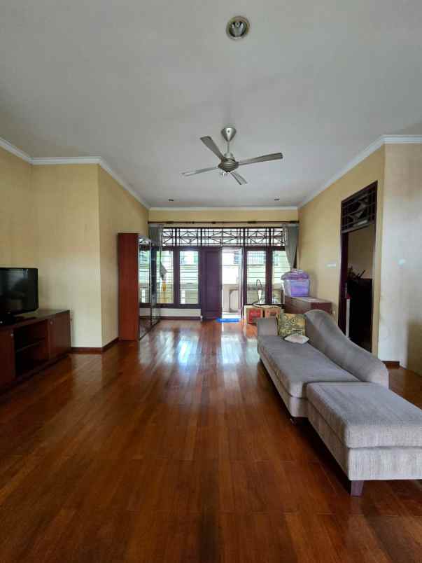 dijual rumah secondary dalam komplek astri
