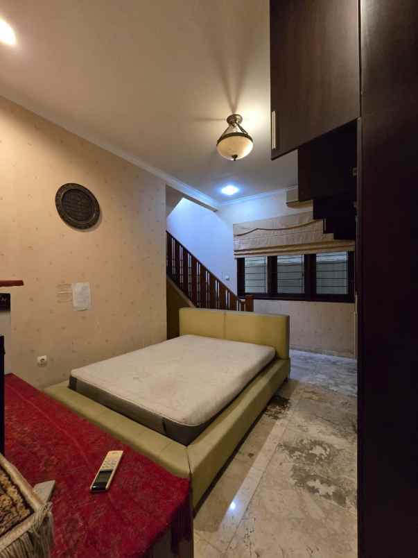 dijual rumah secondary dalam komplek astri