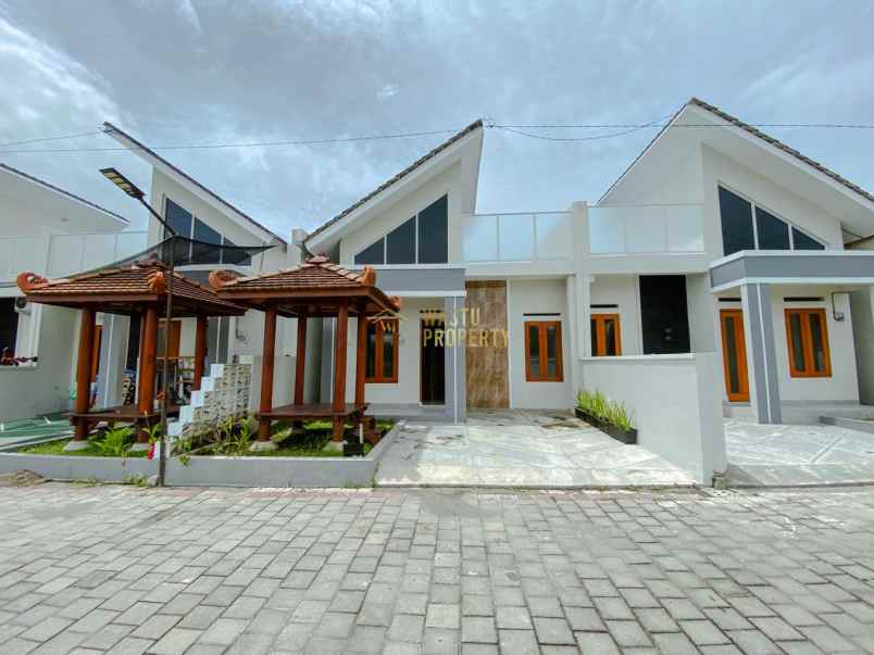 dijual rumah selomartani