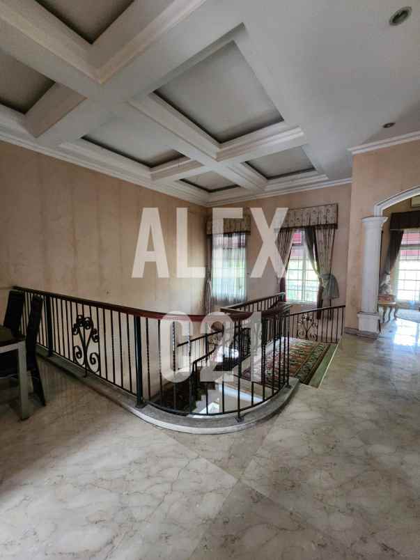 dijual rumah senopati