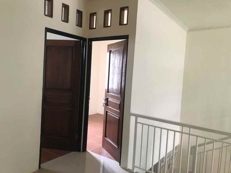 dijual rumah serua bojongsari depok