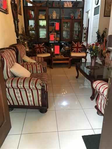 dijual rumah setrasari