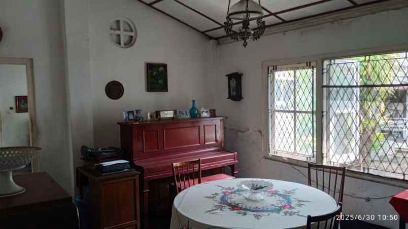 dijual rumah shm klasik di kotabaru yogyakarta