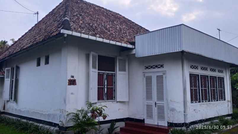 dijual rumah shm klasik di kotabaru yogyakarta