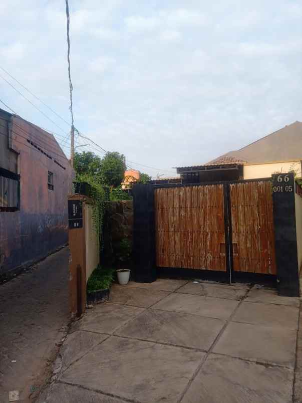 dijual rumah siap huni