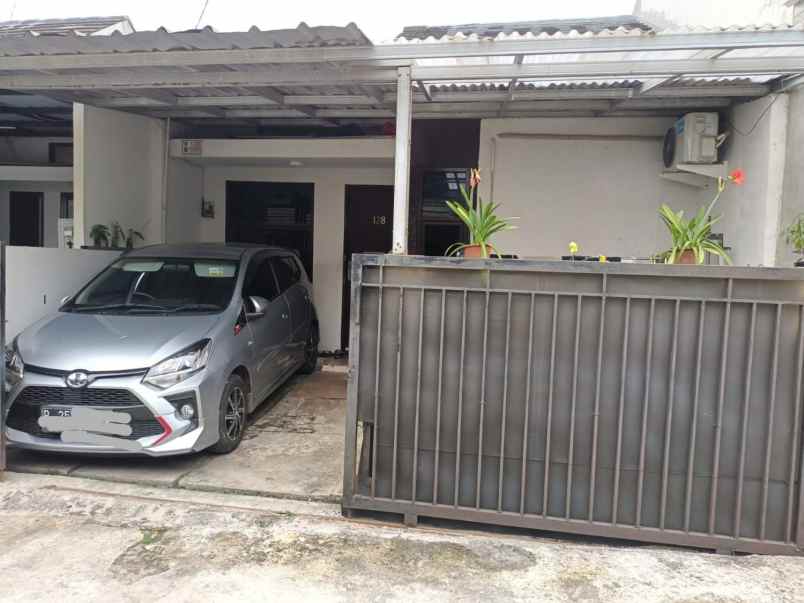 dijual rumah siap huni dibojong sari depok view indah