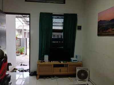 dijual rumah siap huni dibojong sari depok view indah