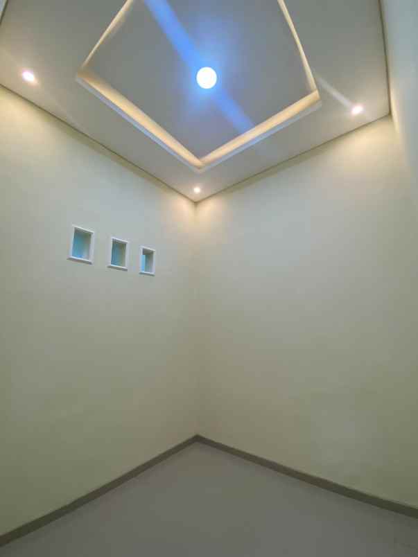 dijual rumah siap huni lokasi plamongan indah