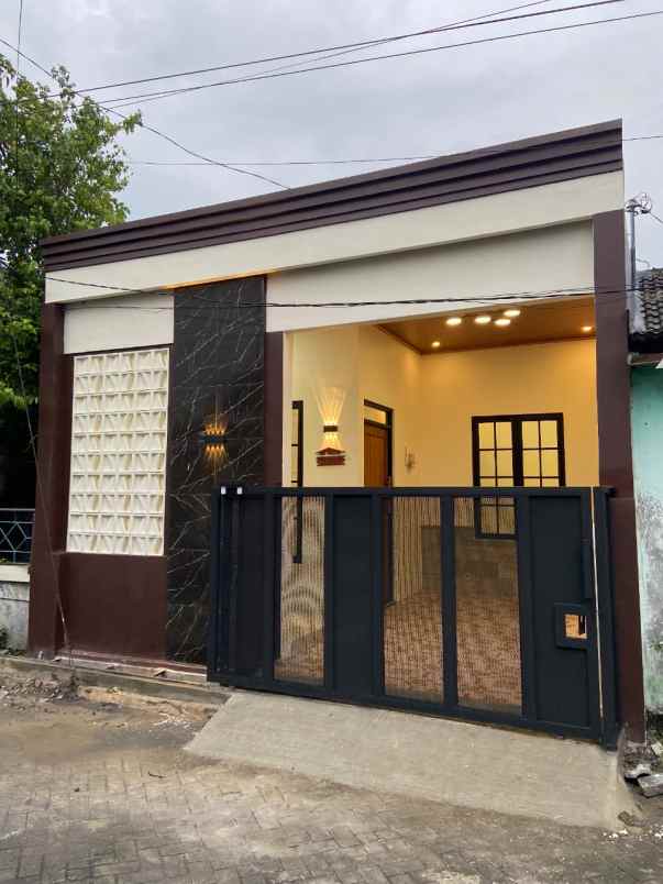 dijual rumah siap huni lokasi plamongan indah